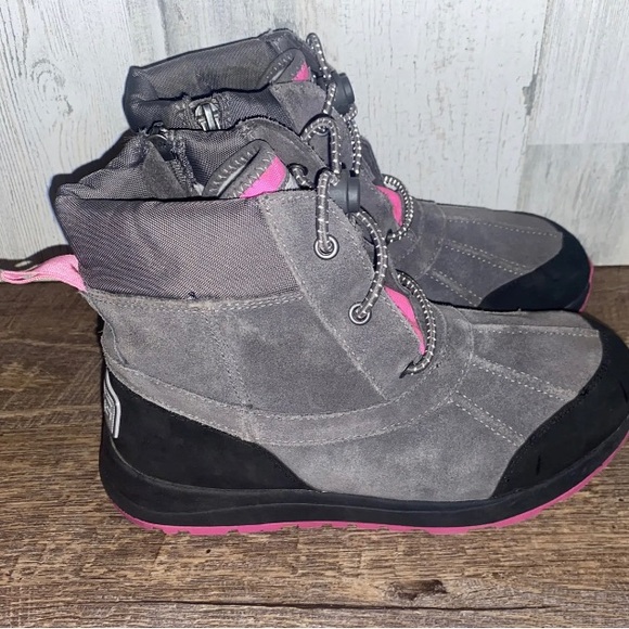 GUC girls UGG Turlock weather boots size 4 - Picture 3 of 9